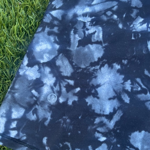 Lululemon Rise & Flow Tank Top - Picture 2 of 6